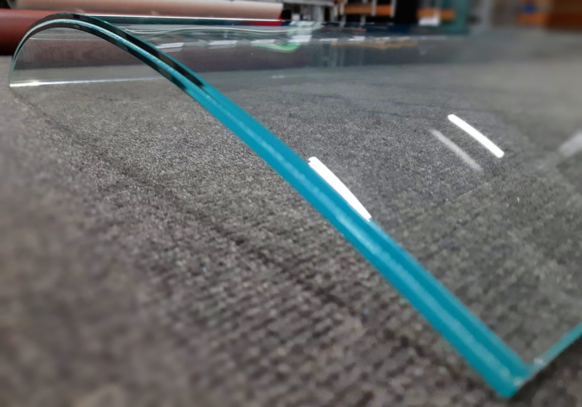 002_Триплекс из гнутого стекла