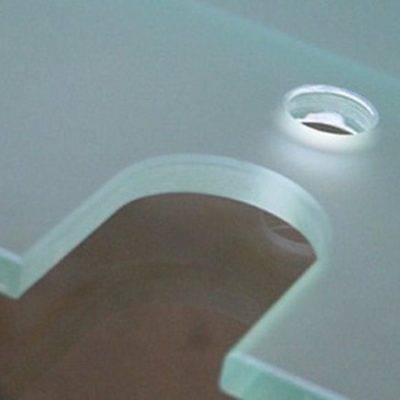 отверстия в стекле