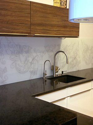 Фартук для кухни из стекла 02