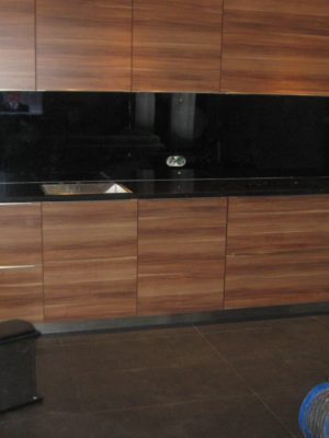 Фартук для кухни из стекла 04