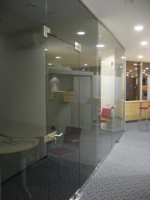 Стеклянные двери-14