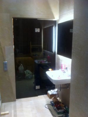 Стеклянные двери для сауны-07