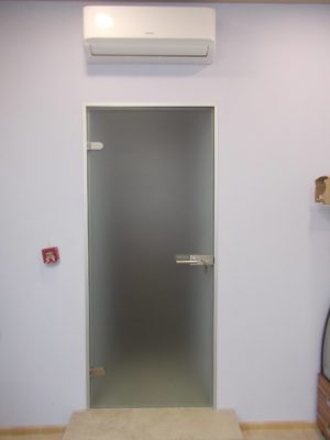 Стеклянные двери в коробке-02