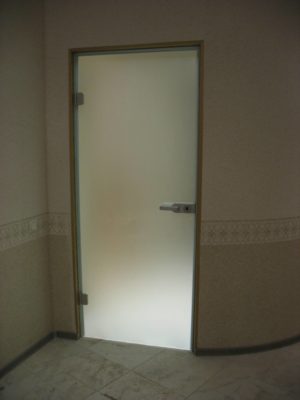 Стеклянные двери в коробке-03