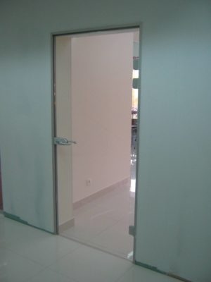 Стеклянные двери в коробке-06