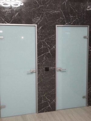 Стеклянные двери в коробке-07