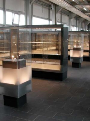 Витрины и прилавки из стекла 03