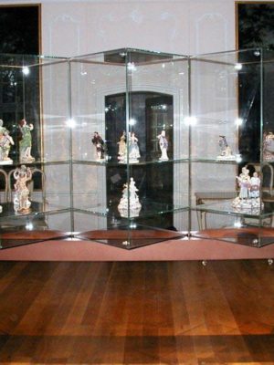 Витрины и прилавки из стекла 05