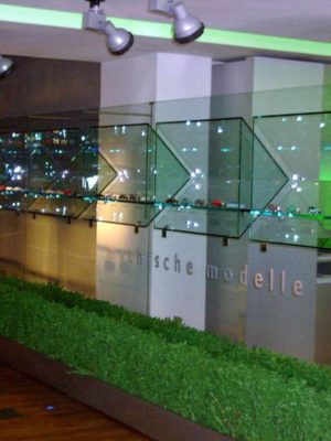 Витрины и прилавки из стекла 06