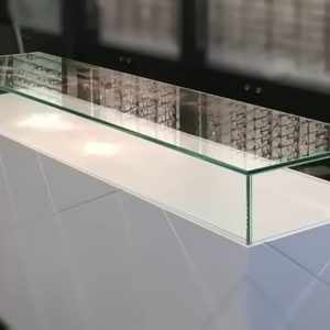 008_Прилавок из стекла
