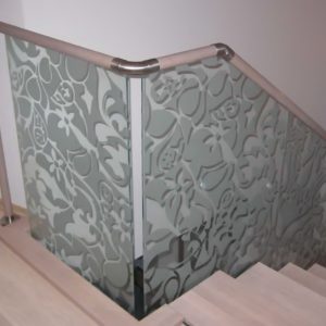 012_Лестничные ограждения с пескоструйным рисунком