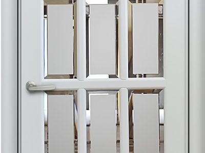 015_Стекло с фацетом расстекловка в двери