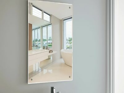 017_Зеркало с фацетом на дерхателях