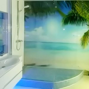 021_Оттелка стен закаленным стеклом с УФ печатью