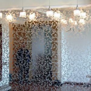 021_Стеклянные перегородки с пескоструйным рисунком